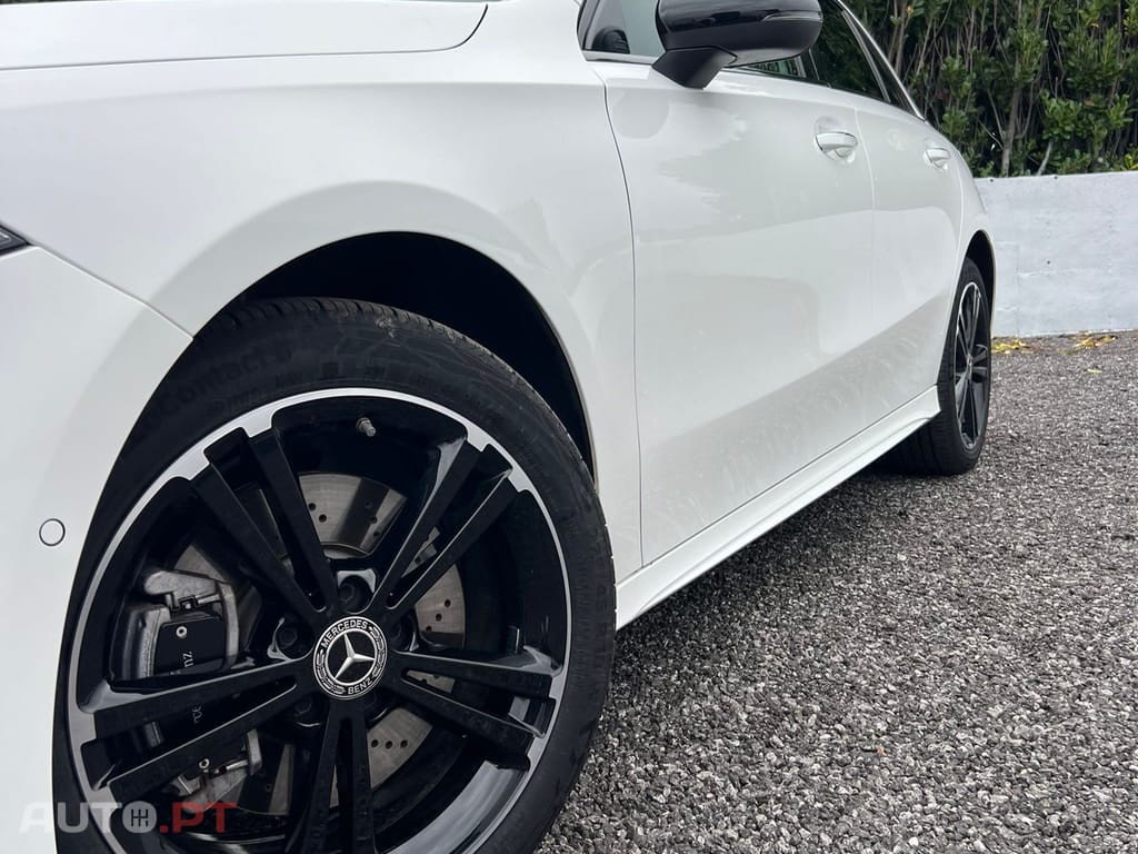 Mercedes-Benz A 250 e AMG Line