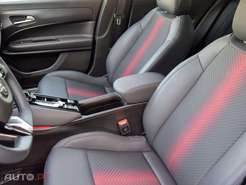 Alfa Romeo Junior 1.2 Sport Speciale Q4 eDCT6