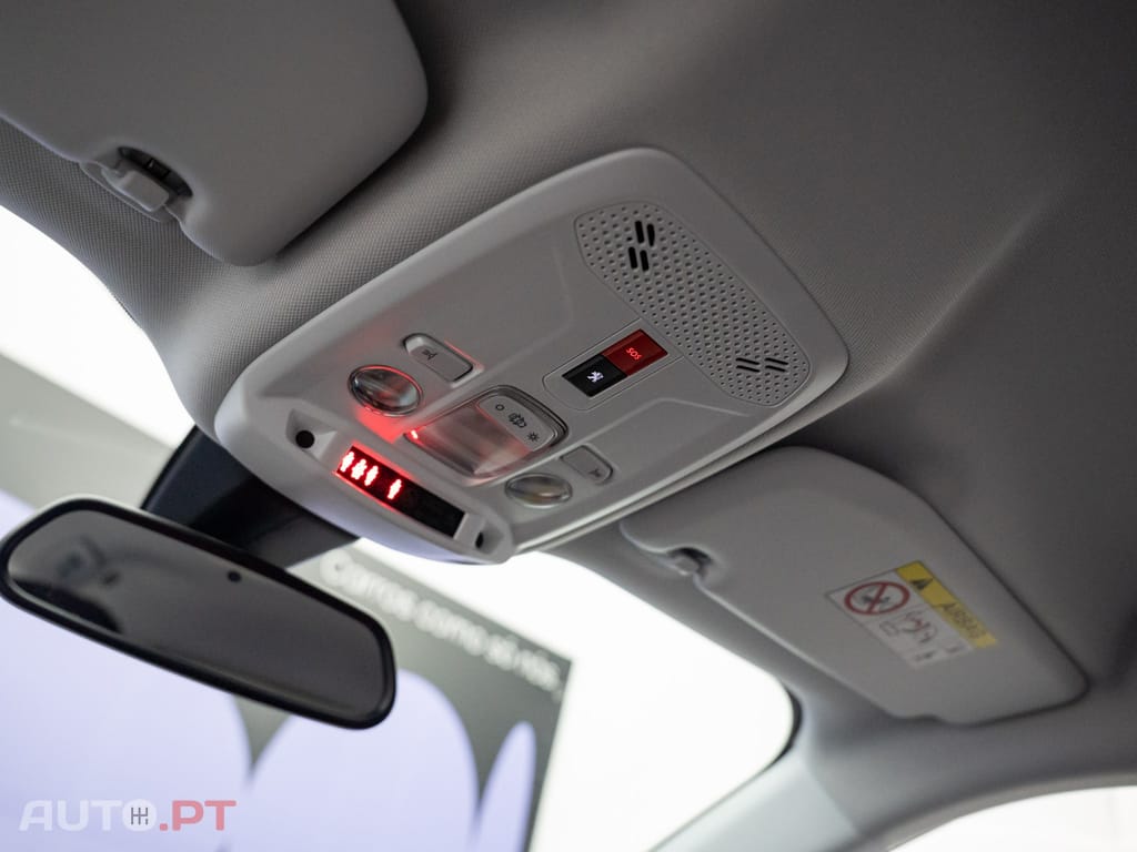 Peugeot E-2008 50 kWh Allure Pack