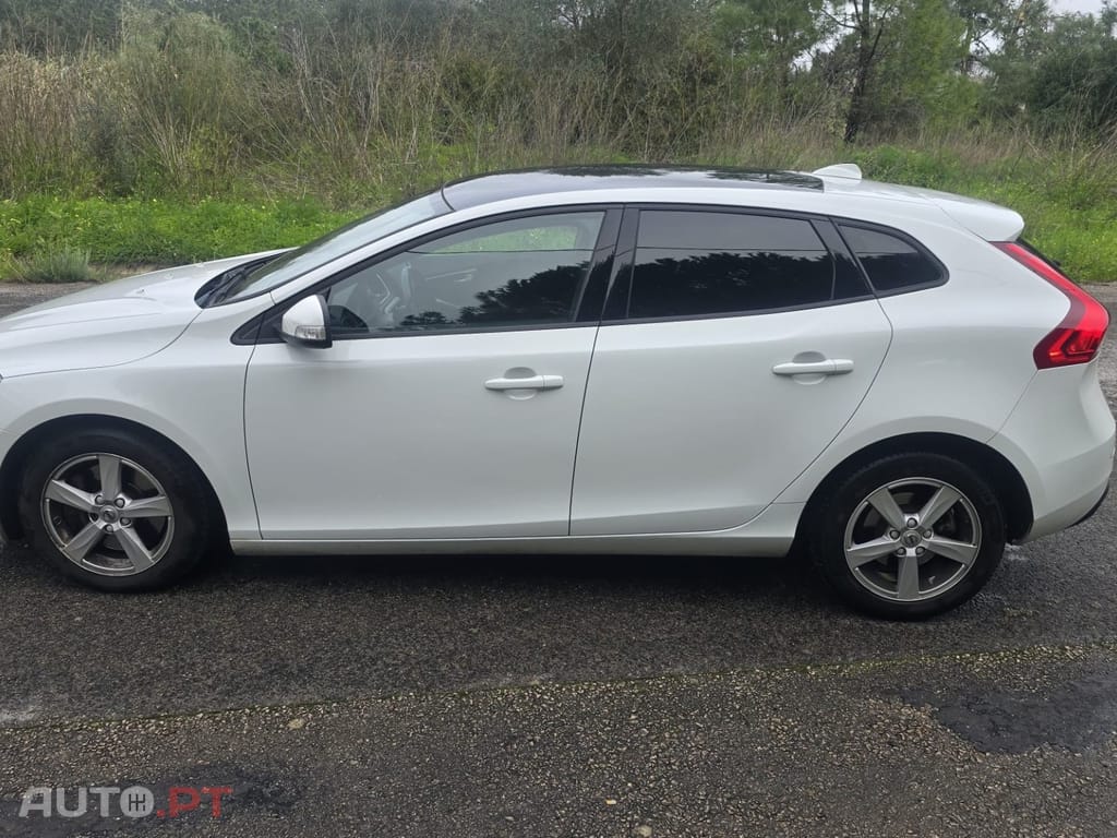 Volvo V40 2.0 D2 Kinetic Geartronic