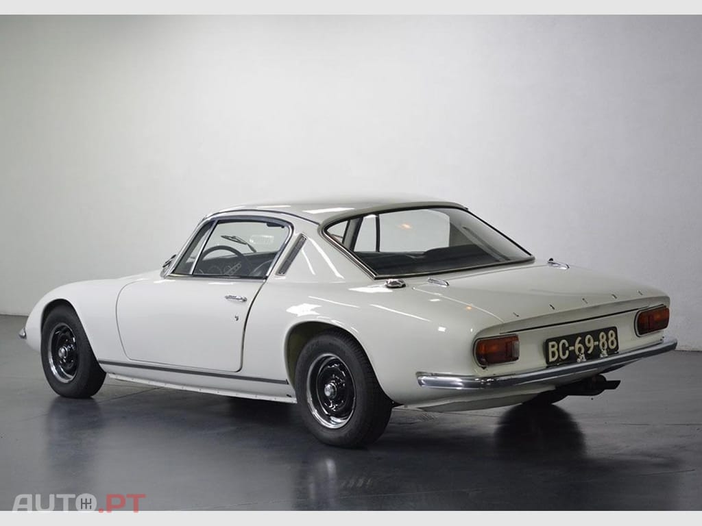 Lotus 2-Eleven Elan