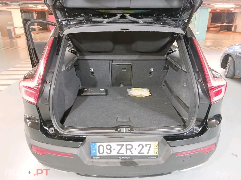Volvo XC40 2.0 T4 R-Design