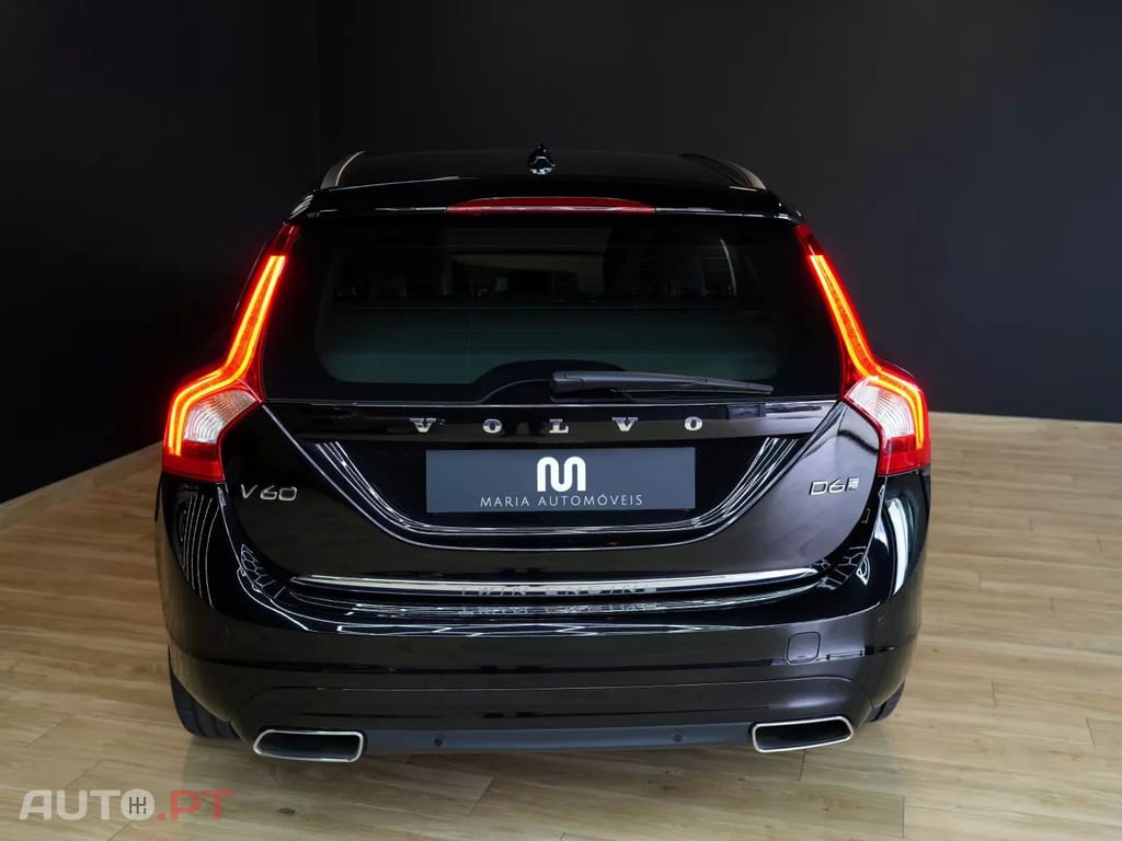 Volvo V60 2.4 D6 Momentum AWD Phev