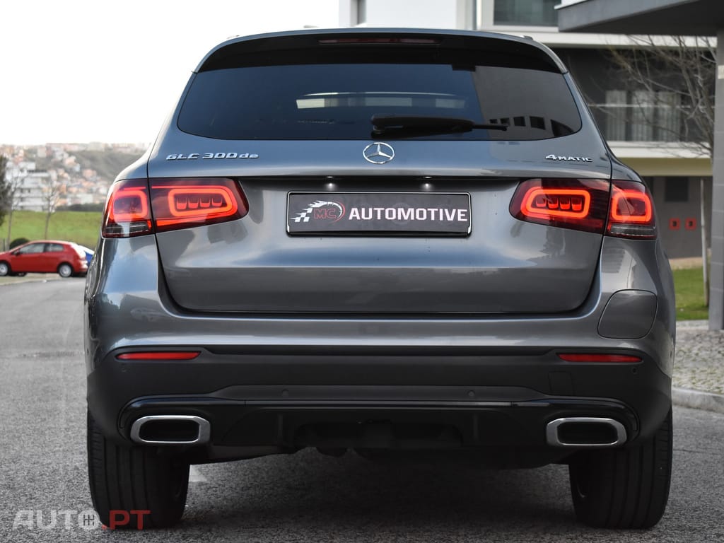 Mercedes-Benz GLC 300 de 4Matic 9G-TRONIC AMG Line
