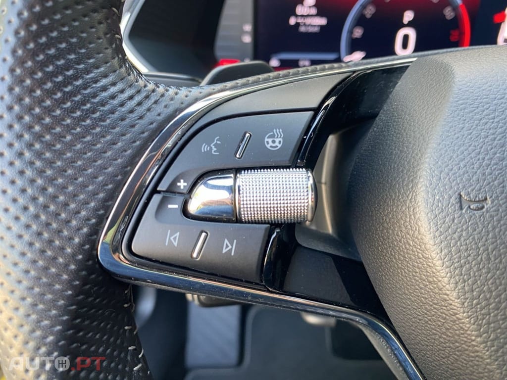 Skoda Superb Break 1.4 TSI iV Sportline +DSG+AHK I.V.A DEDUTIVEL 