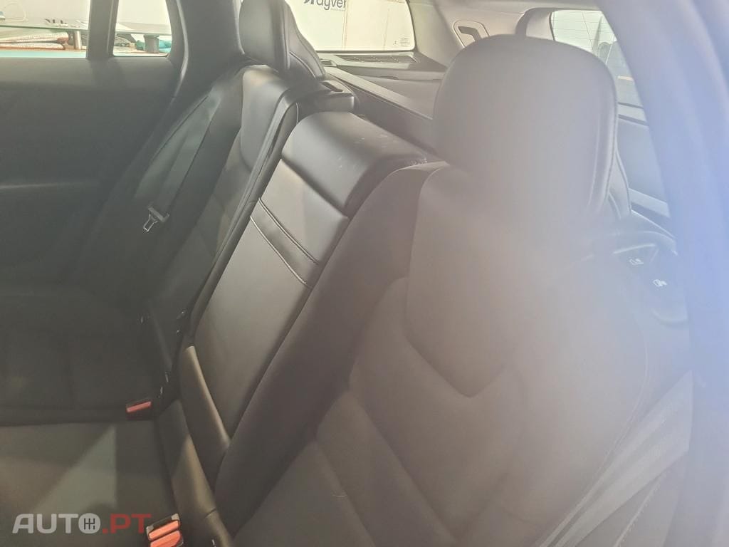 Volvo V60 2.0 T8 AWD TE Momentum Plus