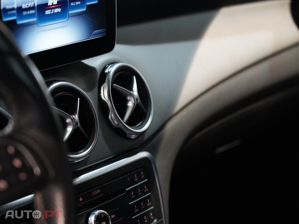 Mercedes-Benz GLA 180 d