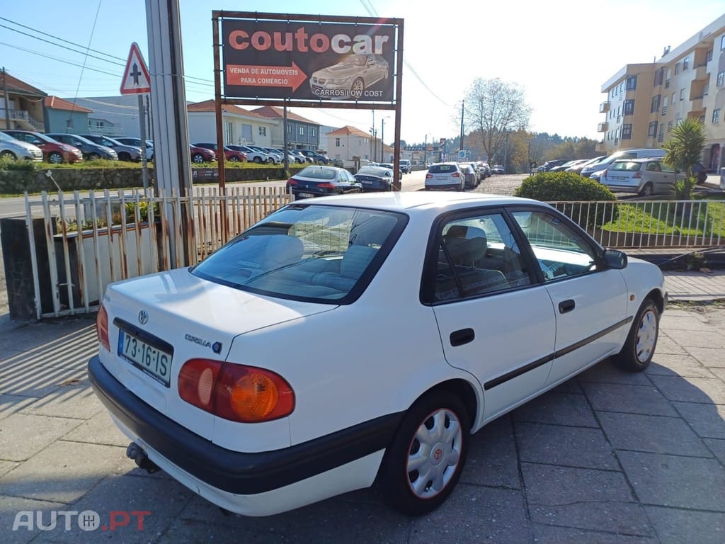 Toyota Corolla Sedan 1.3 Terra AC