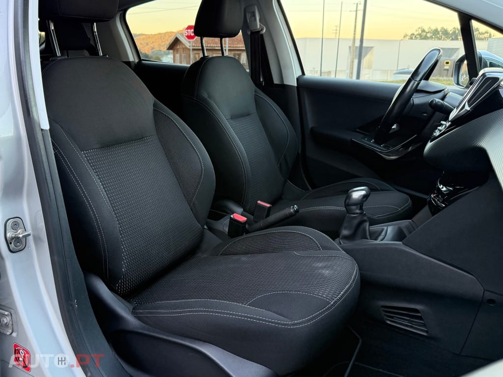 Peugeot 208 1.2 PureTech Allure