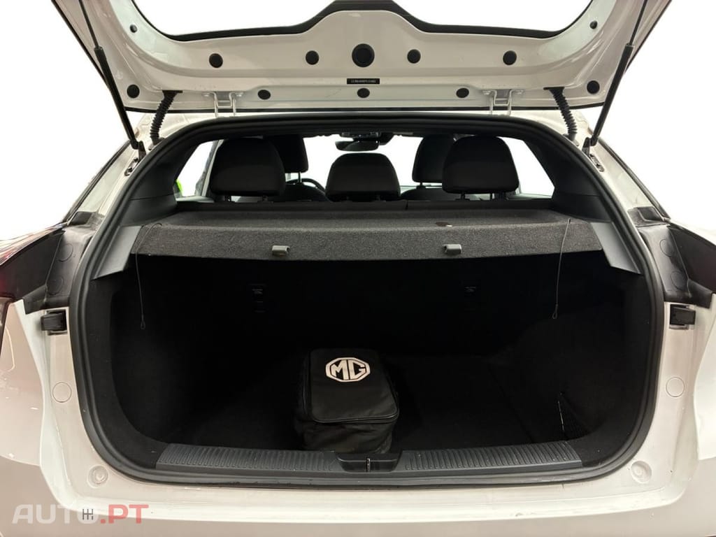 MG MG4 EV Standard 2WD