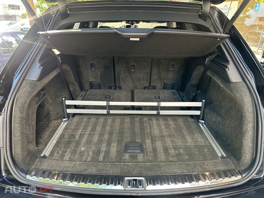 Bentley Bentayga V8