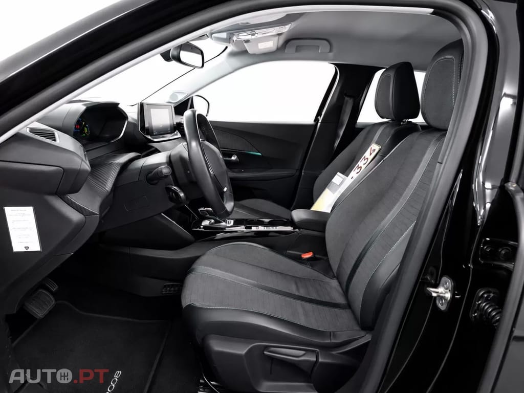 Peugeot E-2008 50 kWh Allure