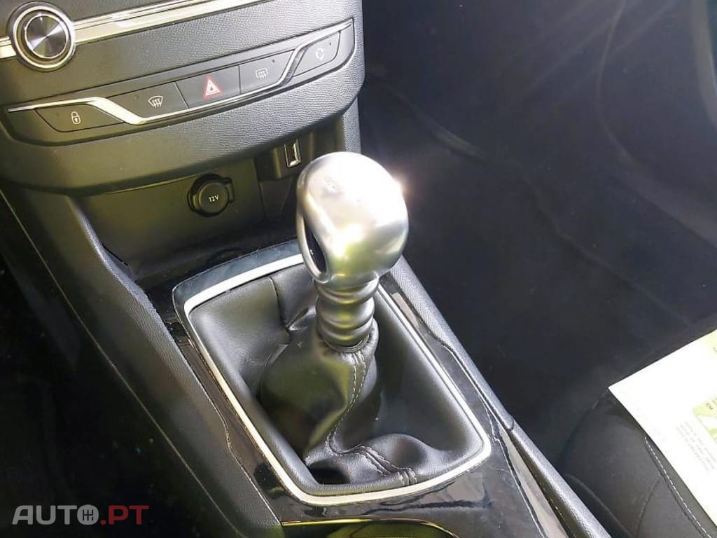 Peugeot 308 1.5 BlueHDi Business Line