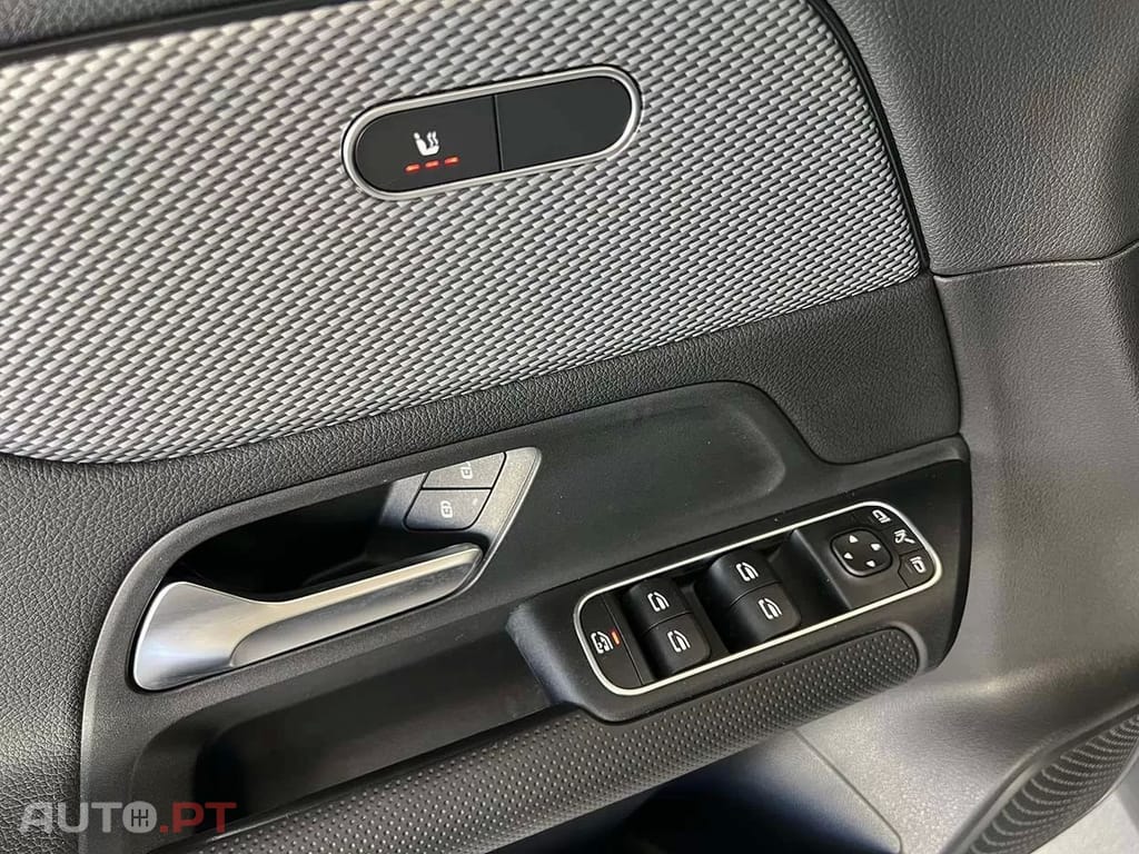 Mercedes-Benz GLA 180 7G-DCT Progressive