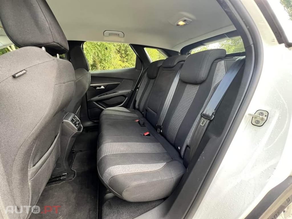 Peugeot 3008 1.5 BlueHDi Allure EAT8