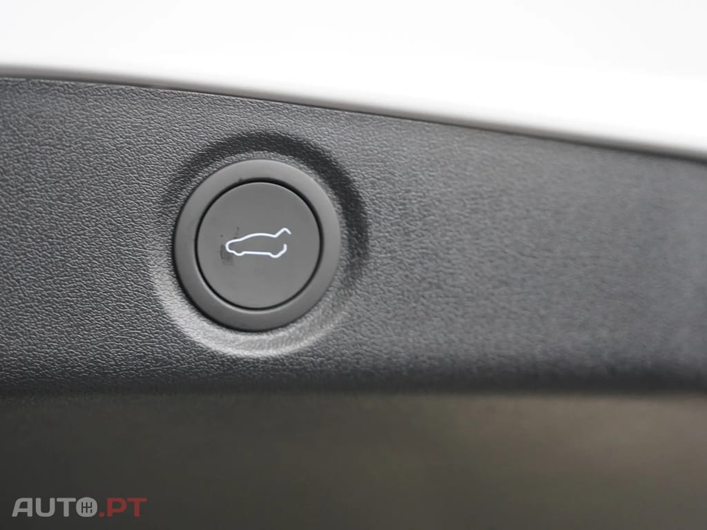 Tesla Model 3 Tração Traseira