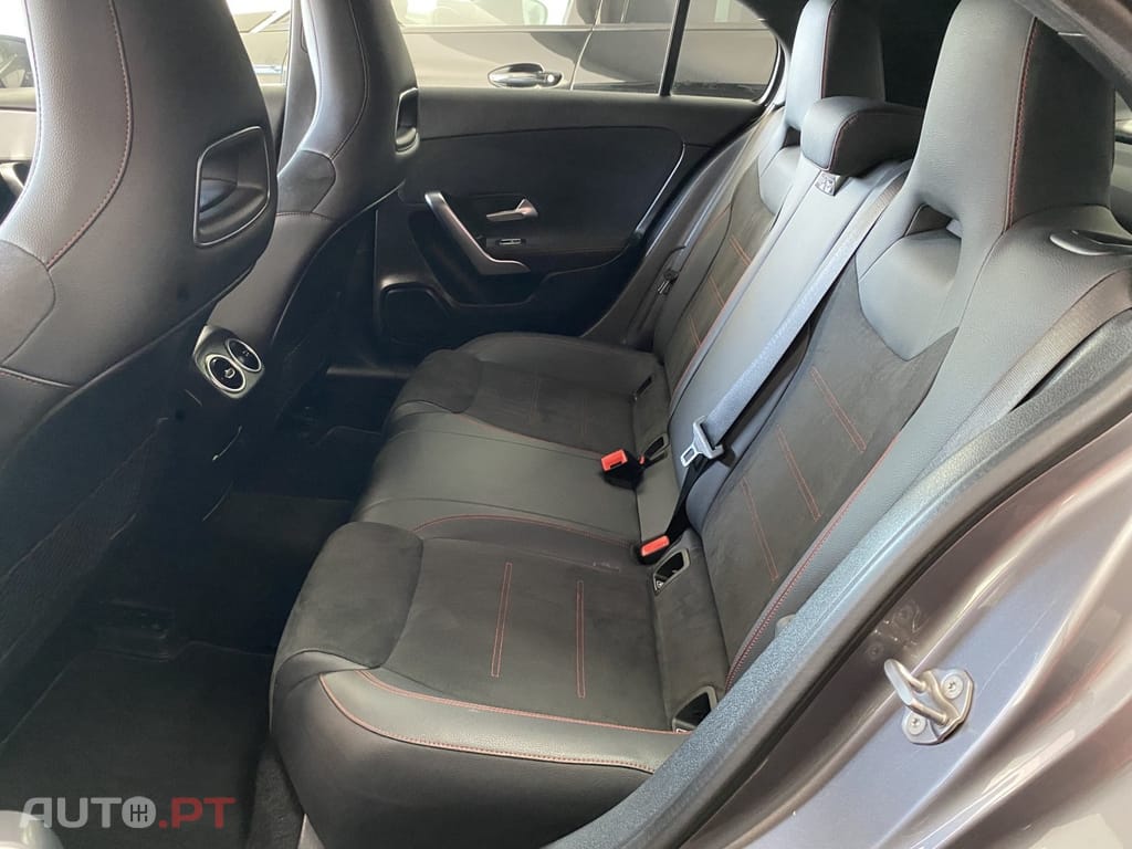 Mercedes-Benz A 180 d AMG Line