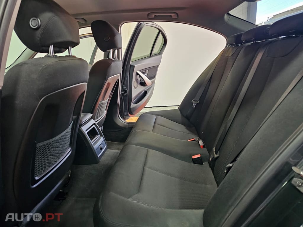 BMW 318 d Line Sport Auto
