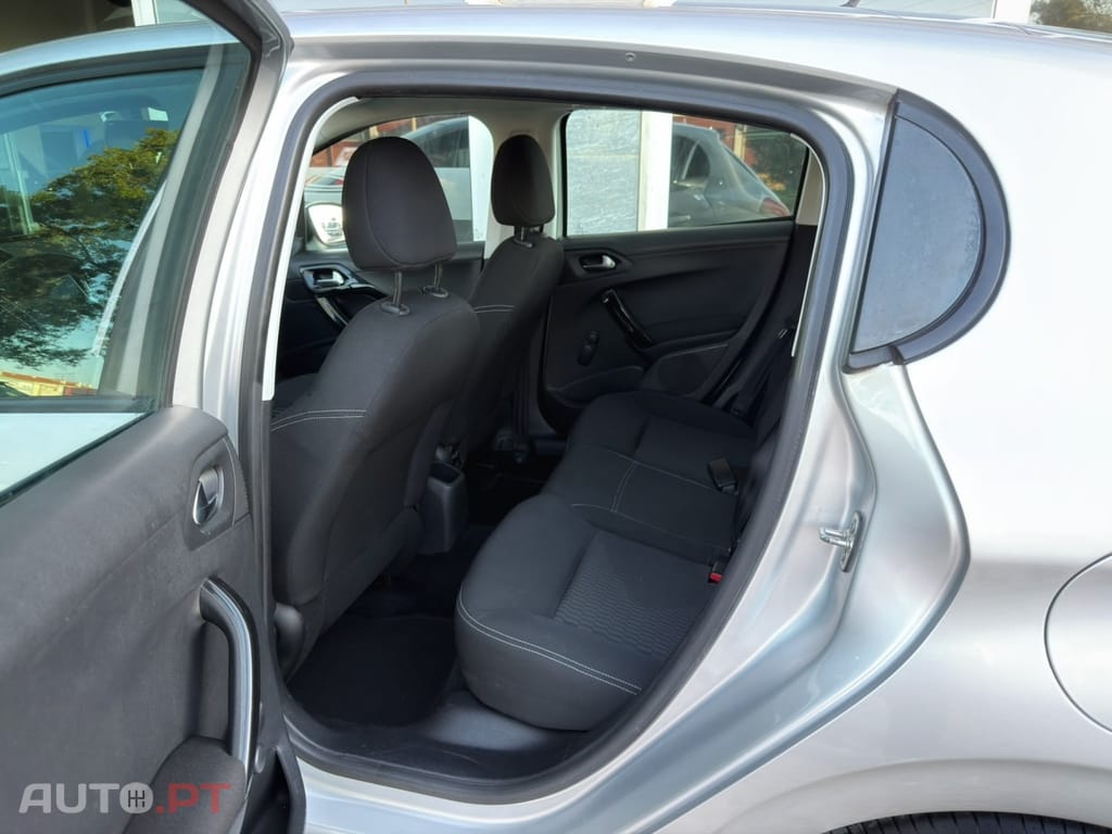 Peugeot 208 1.2 PureTech Style