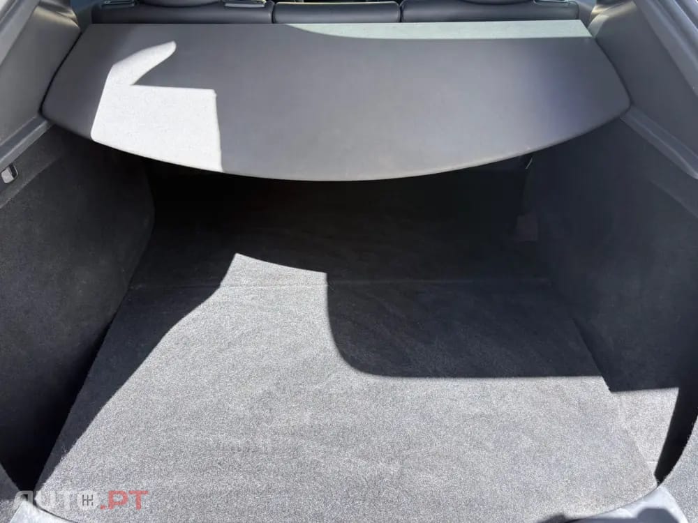 Tesla Model Y Long Range Tração Integral
