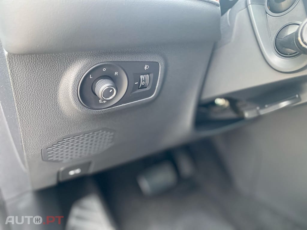 MG ZS EV 72.6 kWh Luxury OBC 11 kW
