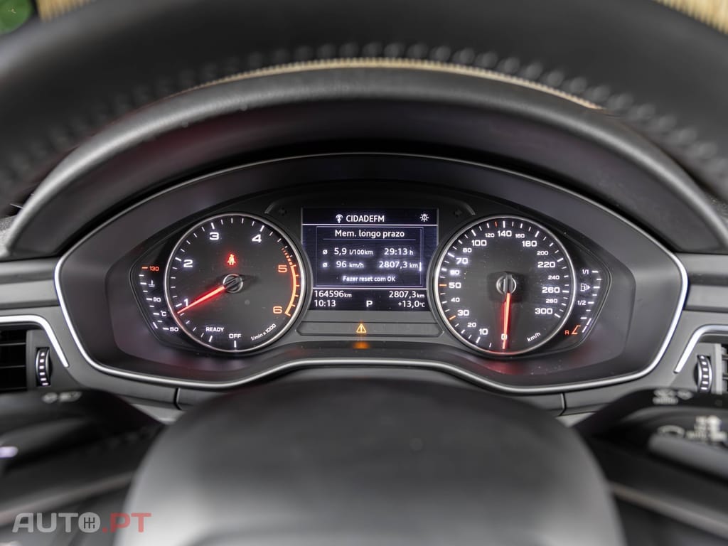 Audi A4 Avant 2.0 TDI Look RS4