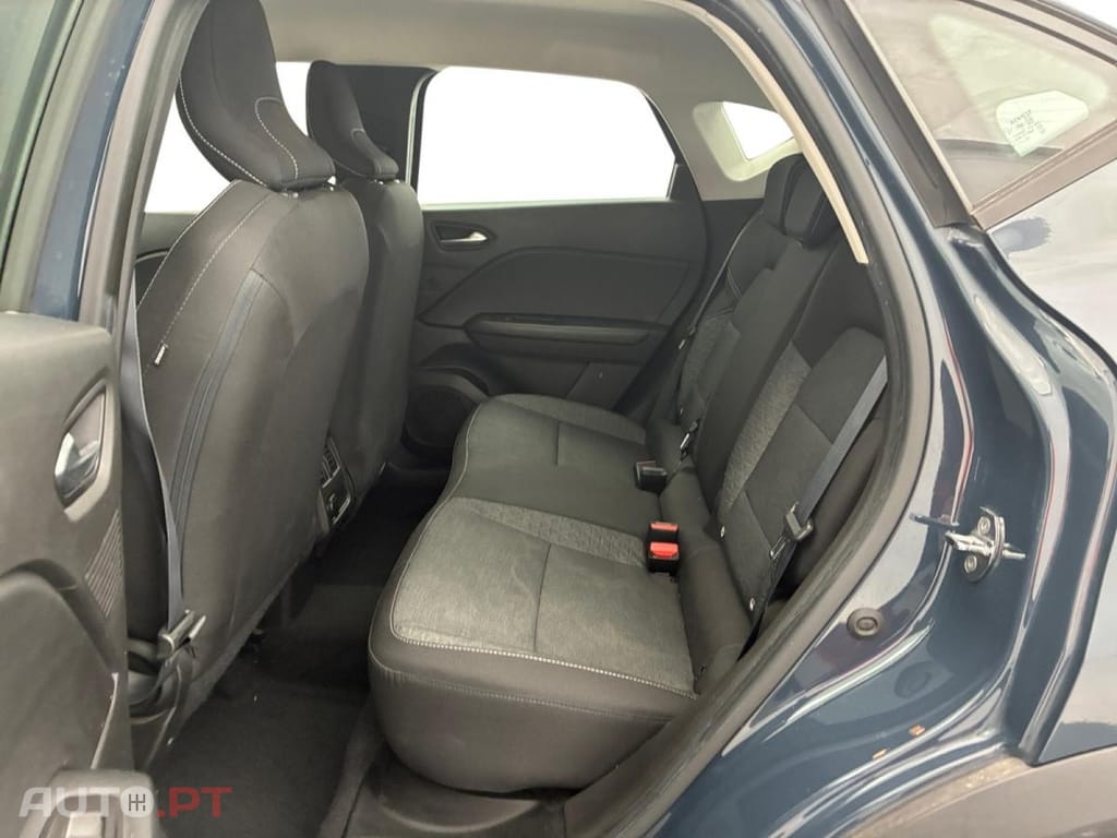 Renault Captur 1.6 E-Tech Business — fotografia 8