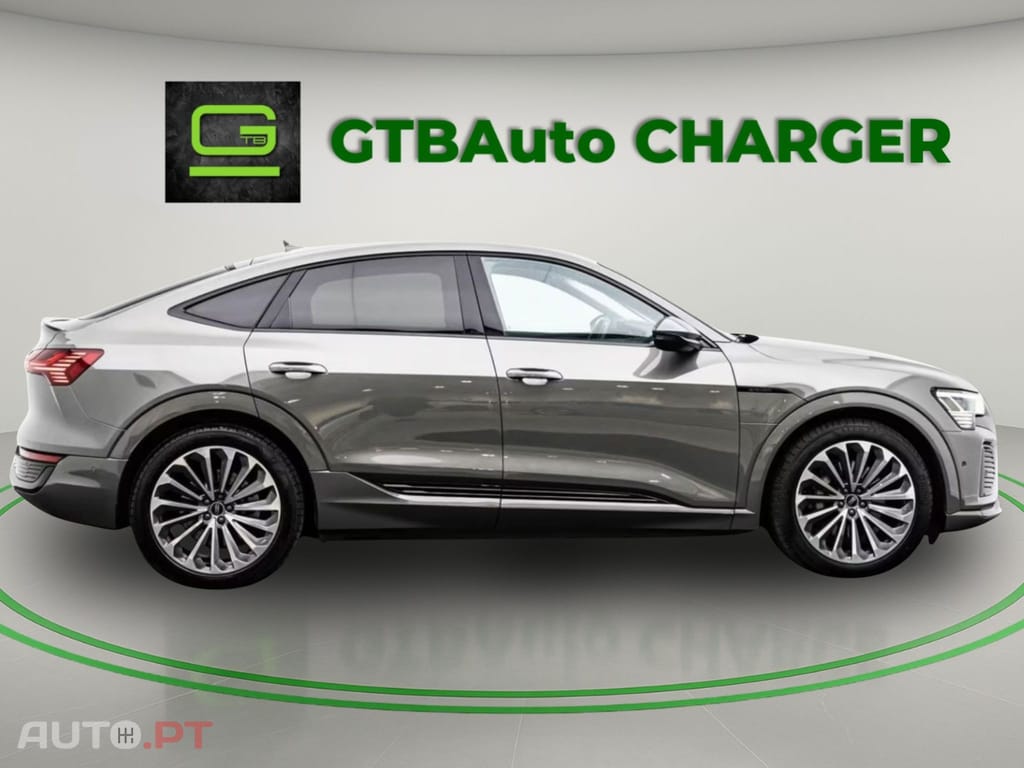 Audi Q8 E-Tron 55 S LINE BLACK 