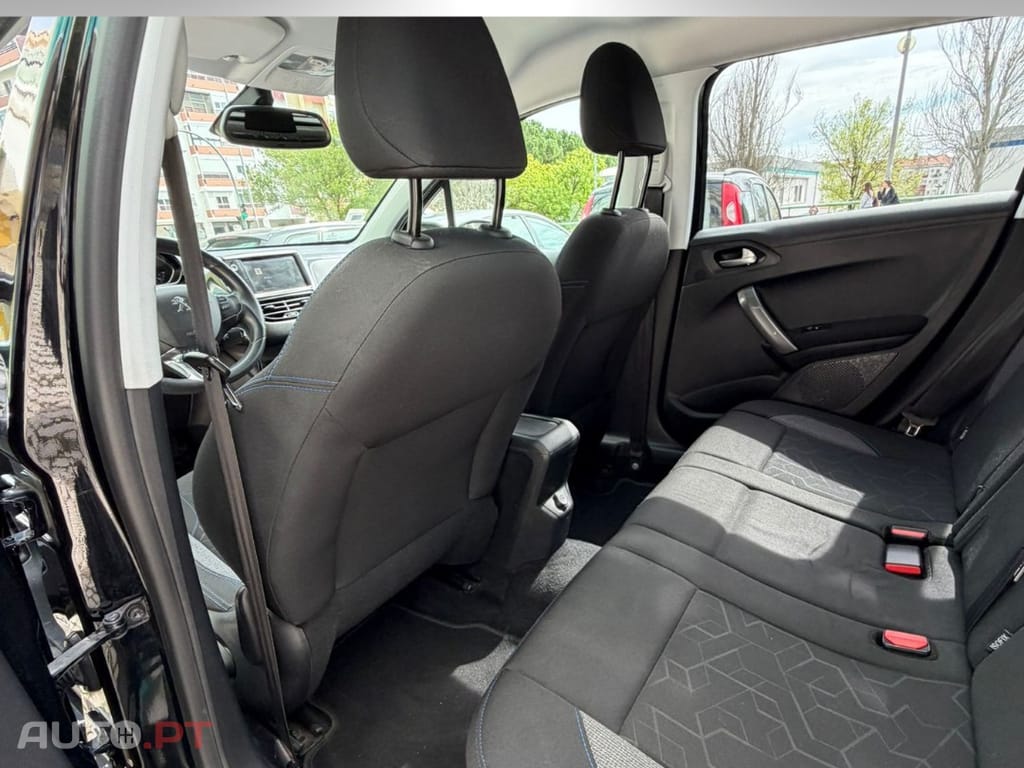 Peugeot 2008 1.2 PureTech Style