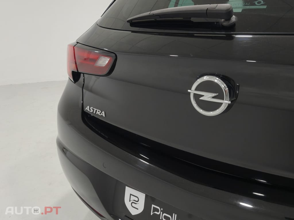 Opel Astra 1.2 T Design & Tech S/S