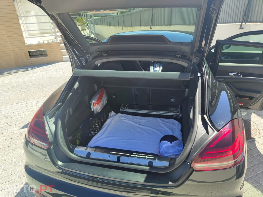 Porsche Panamera Hybrid S - Imaculado - Revisoes todas na marca