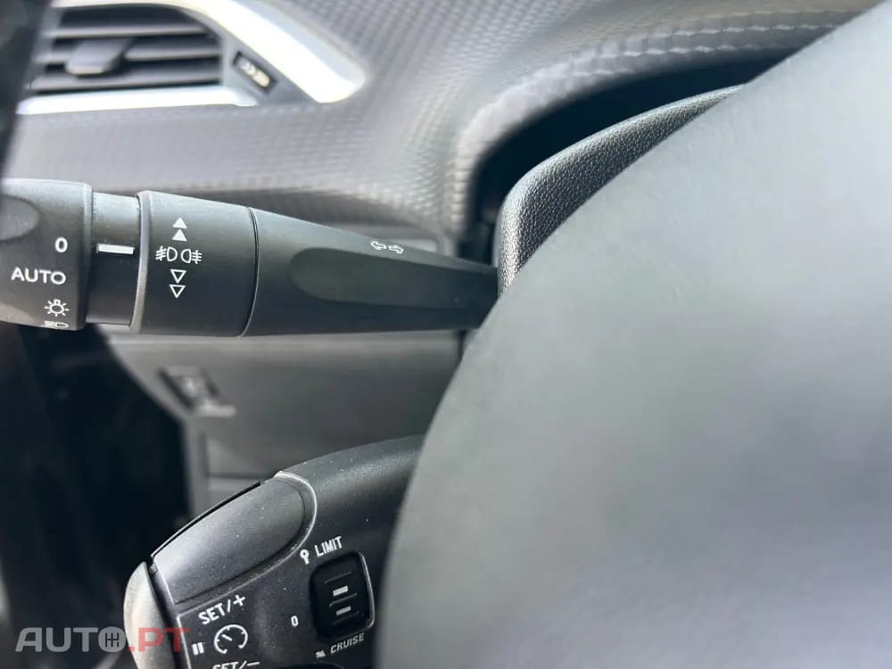 Peugeot 2008 BlueHDi FAP 120 STOP & START Allure