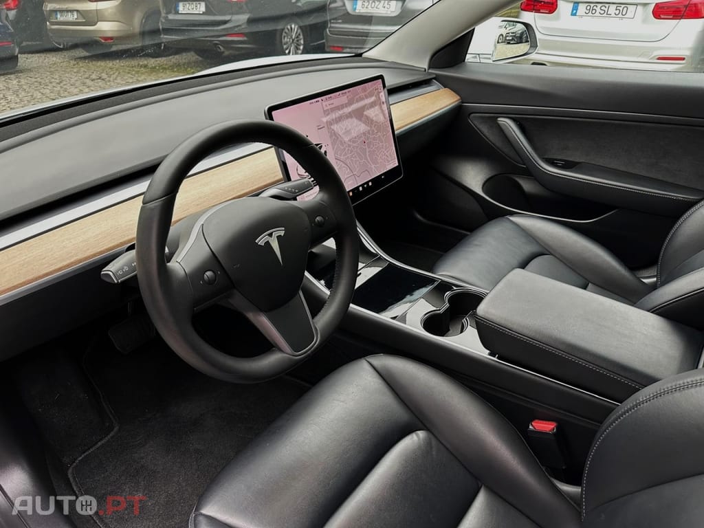 Tesla Model 3 Long-Range RWD
