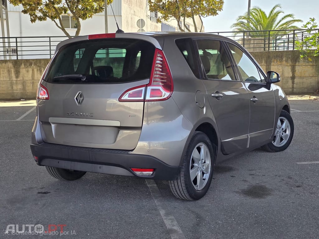 Renault Mégane Scenic 1,5 DCI Dynamique 110Cvs 5 lugares