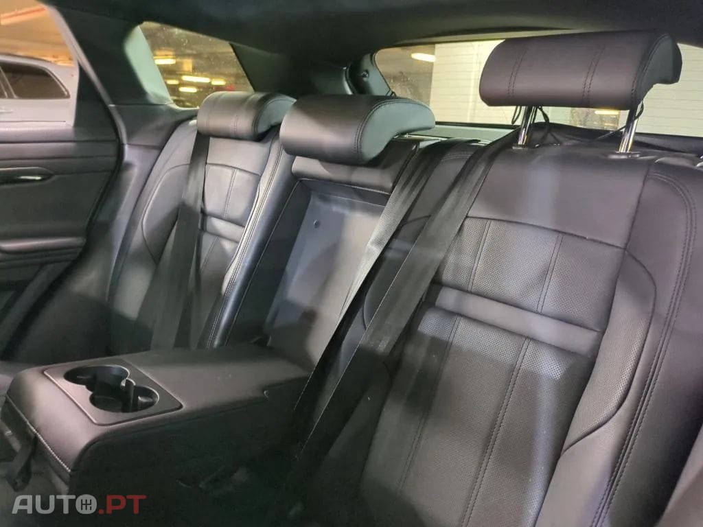 Land Rover Evoque 2.0 P300 AWD R-Dynamic Auto