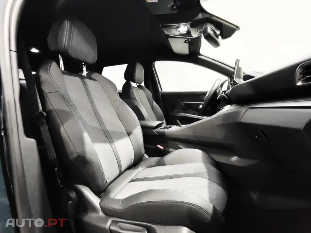 Peugeot 3008 1.6 Hybrid Allure e-EAT8