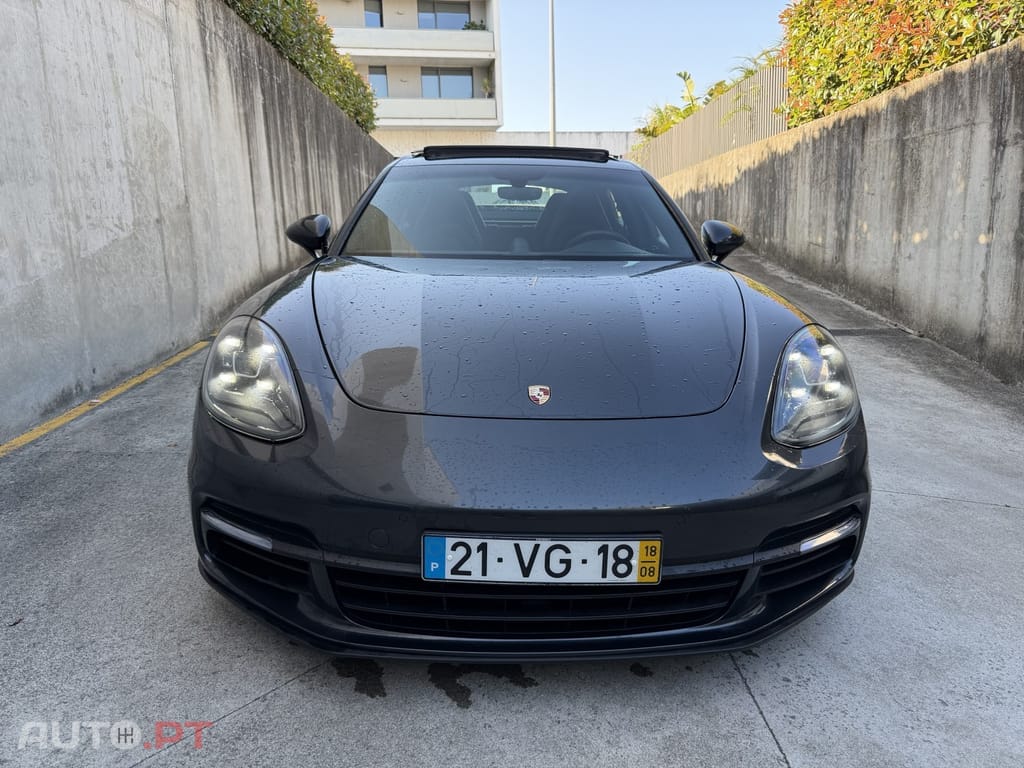 Porsche Panamera 4 E-Hybrid Platinum Edition