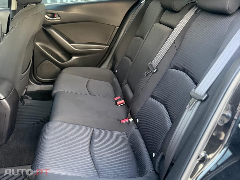 Mazda 3 1.5 Sky-D Evolve