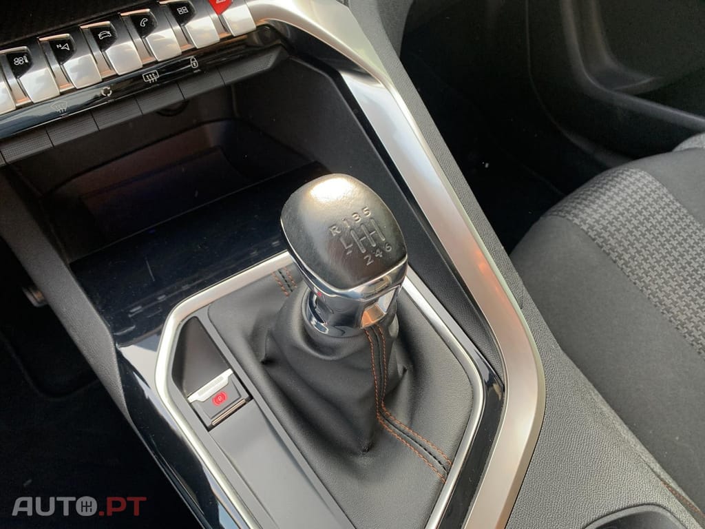 Peugeot 3008 1.5 BlueHDi Active