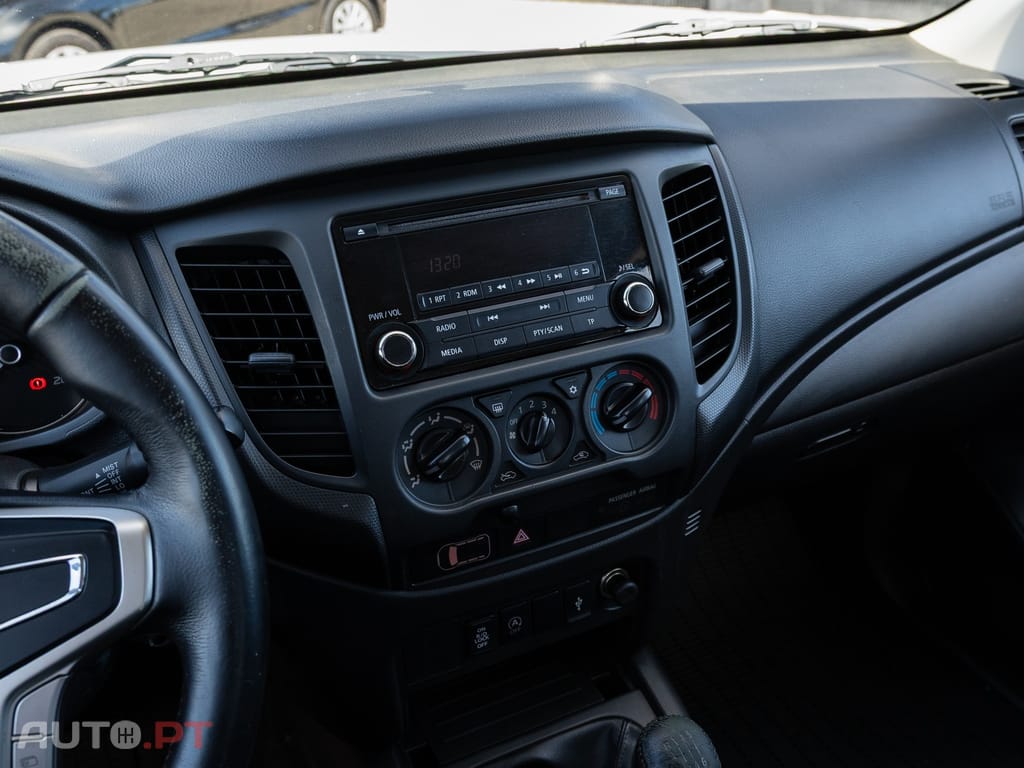 Mitsubishi L200 2.3 DI-D CD Invite Strakar Look 4WD