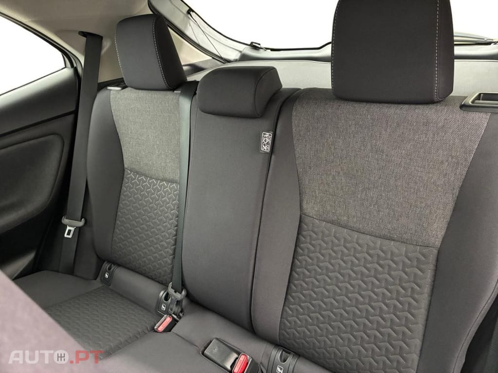 Toyota Yaris Cross 1.5 HDF Dynamic Business + beyond Zero Academy