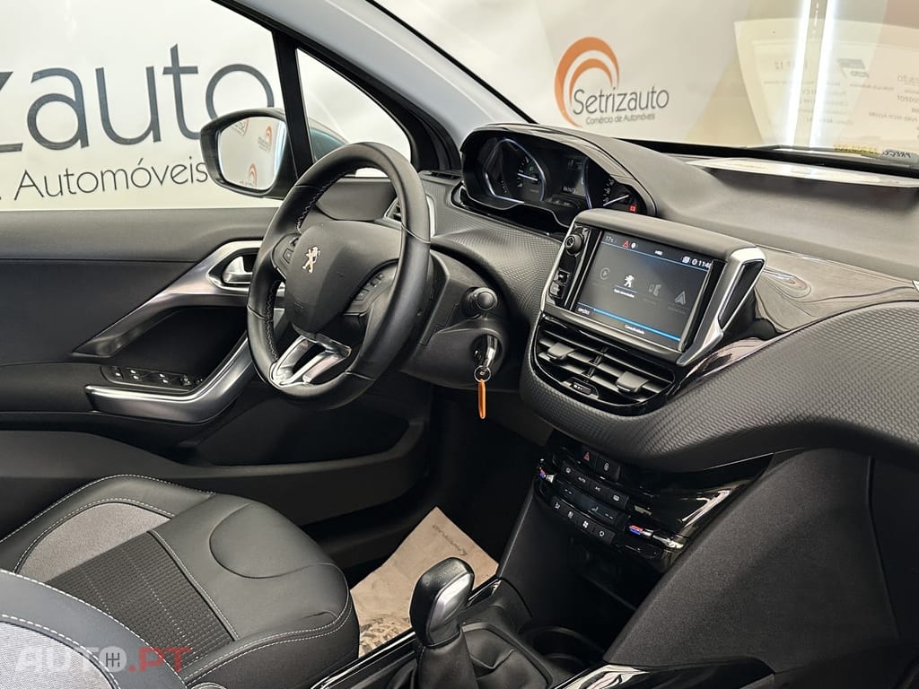 Peugeot 2008 1.2 PureTech Allure