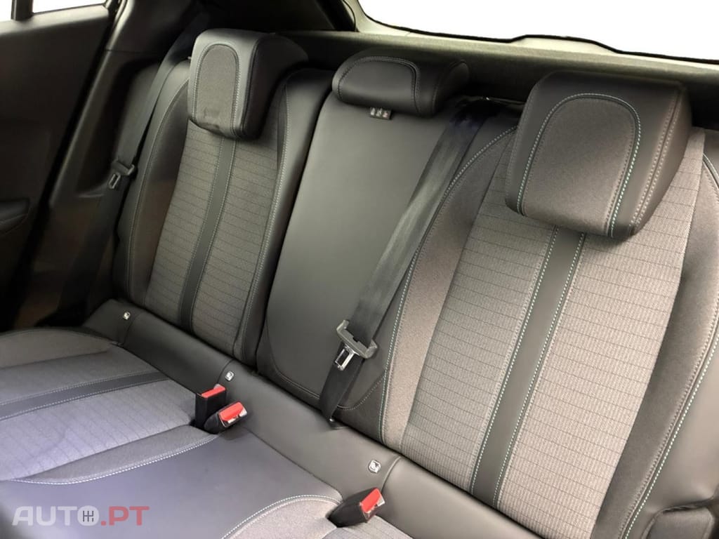 Peugeot 2008 1.2 PureTech Allure