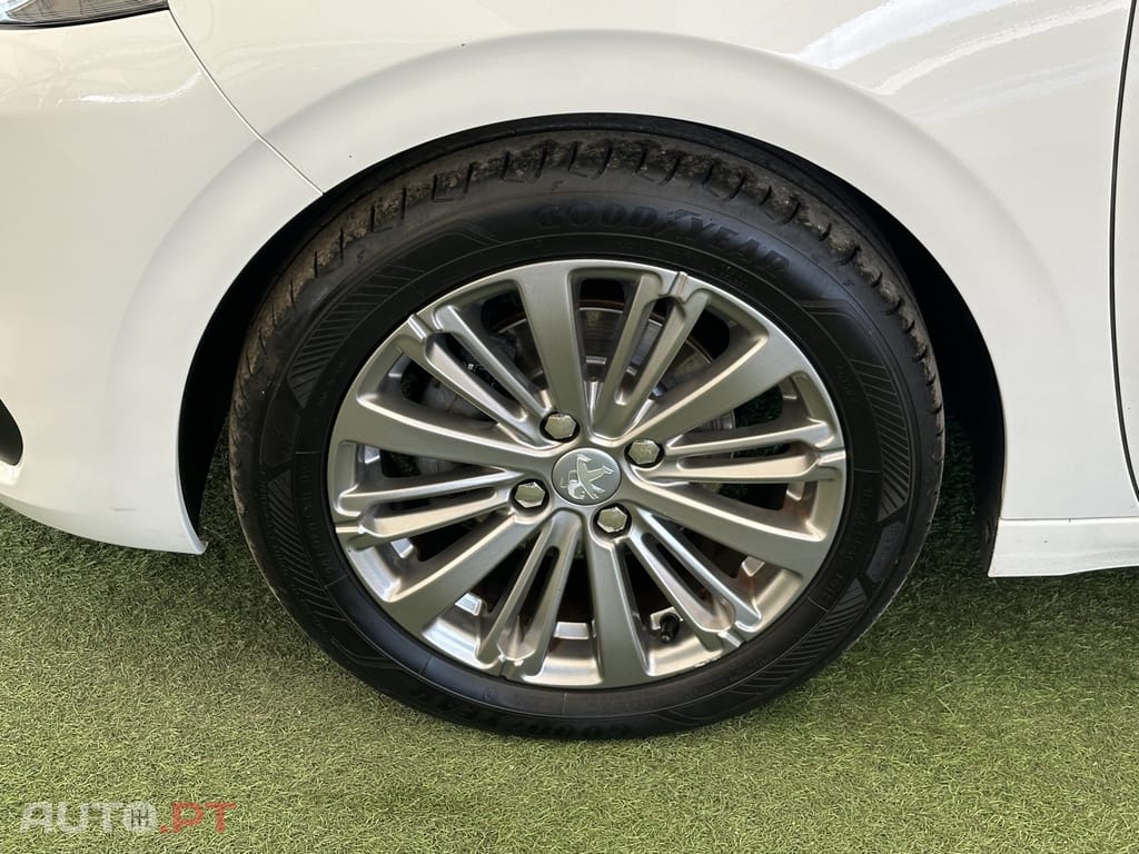 Peugeot 208 1.2 PureTech Allure