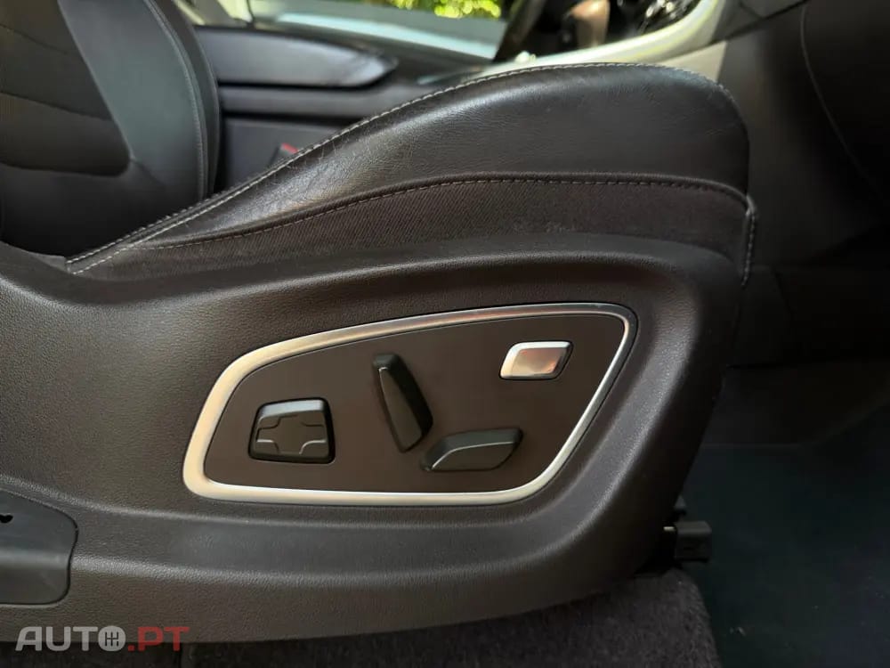 Renault Espace 1.6 dCi Initiale Paris EDC