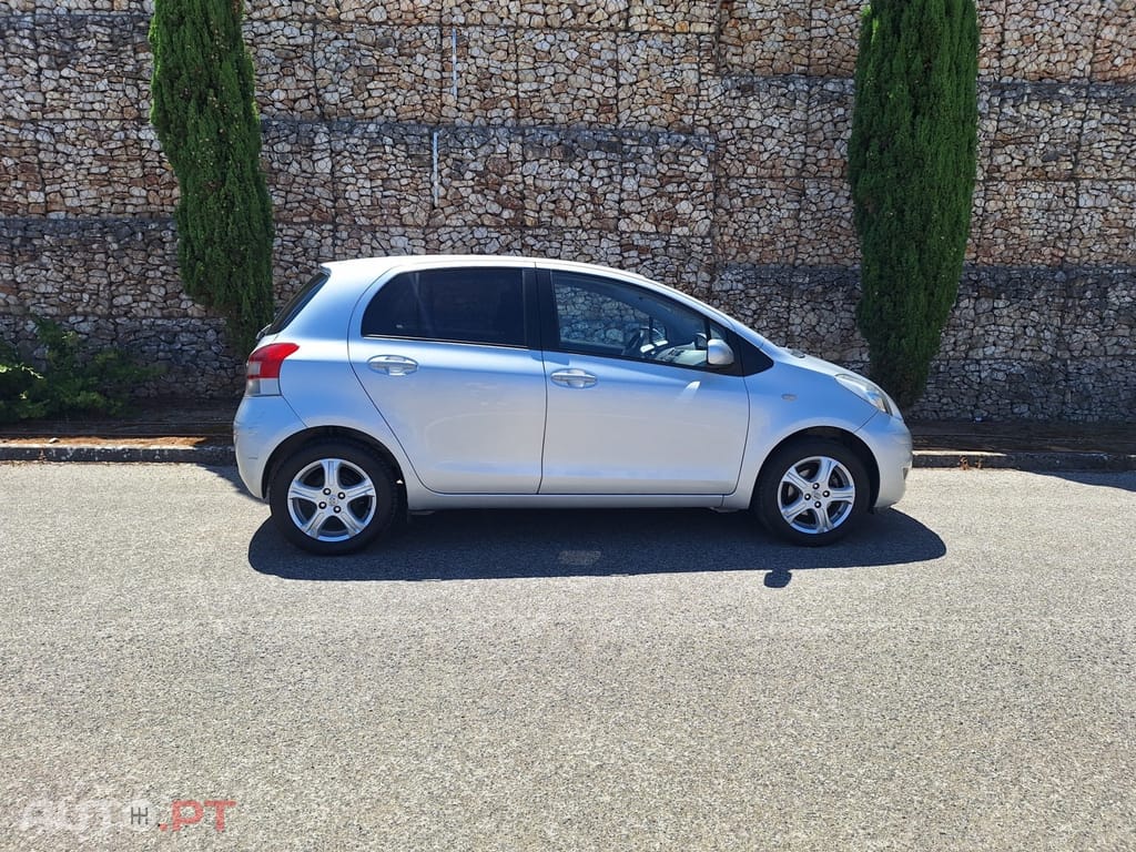 Toyota Yaris 1.0 VVT-i Sport