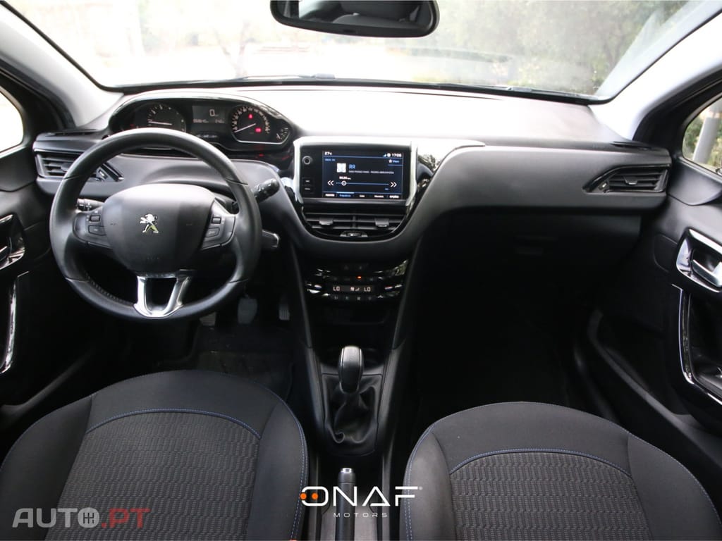 Peugeot 208 1.2 PureTech Signature