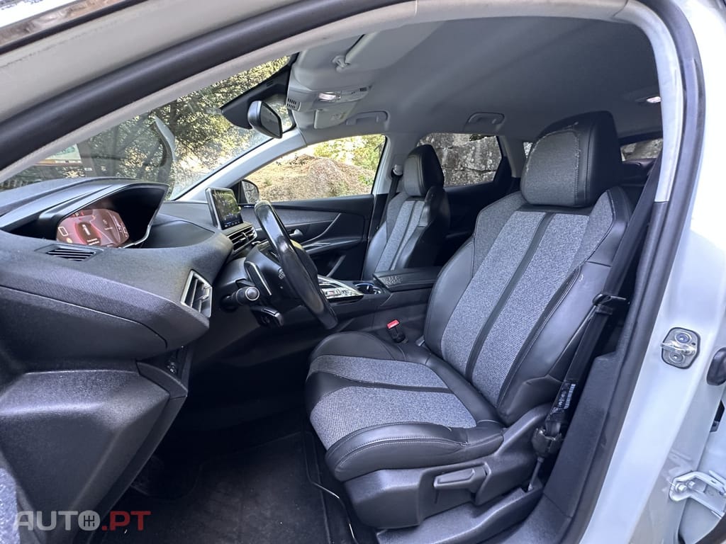 Peugeot 3008 1.2 PureTech Allure EAT8