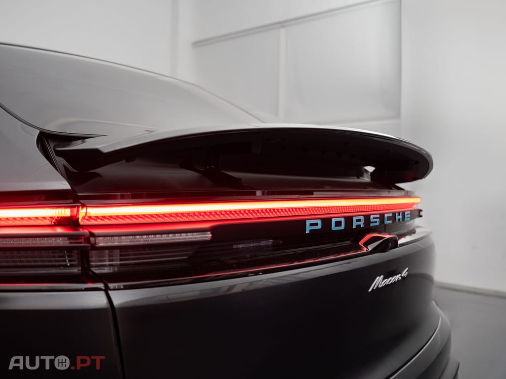 Porsche Macan Electric 4