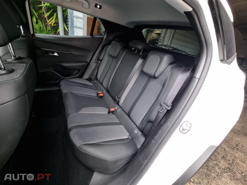 Peugeot 2008 1.5 BlueHDi Allure Pack EAT8